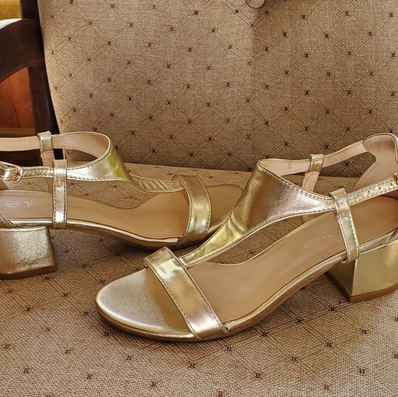 Nature Breeze Womens Gold Sandals Size 6 - Picture 4 of 10